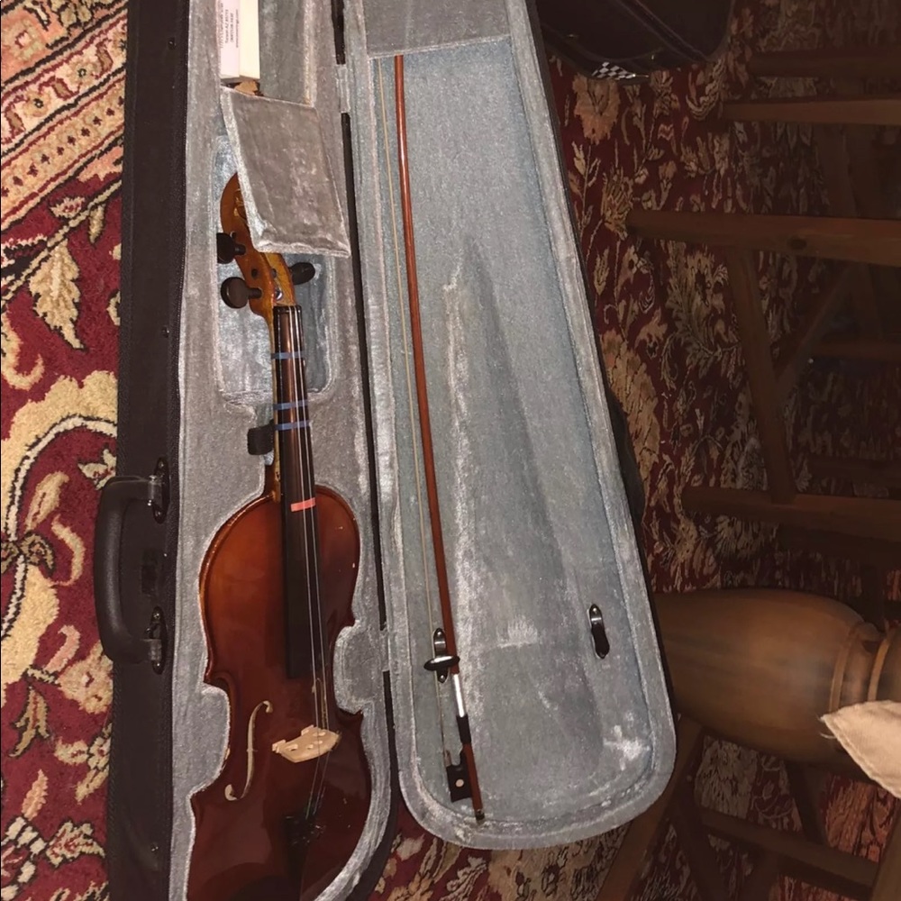 Violin + Other Amenities